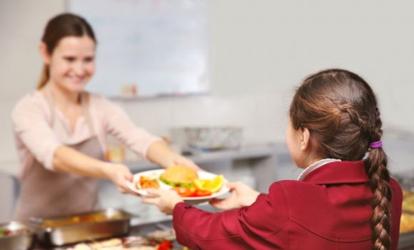 FoodService Options – Helping Schools Take Their Catering In-House