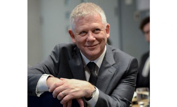 Steve Munby interviewed – “The English Education System is the Most Extreme in the World”