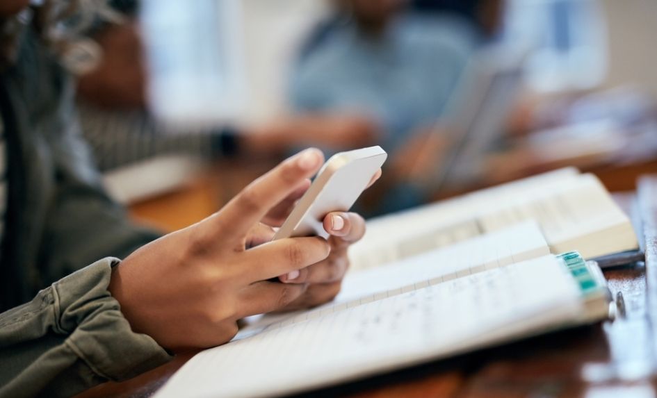 Mobile phones in schools – An effective compromise?